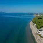 Sea & 4*