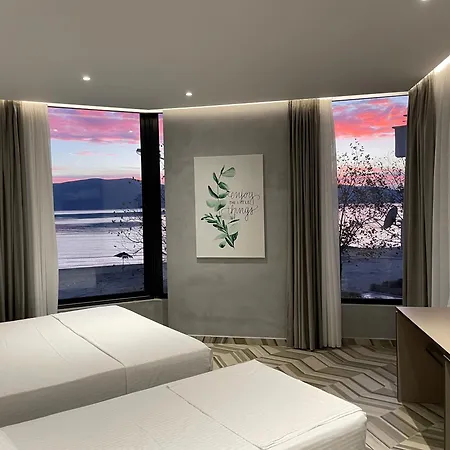 Sea & Hotell 4*