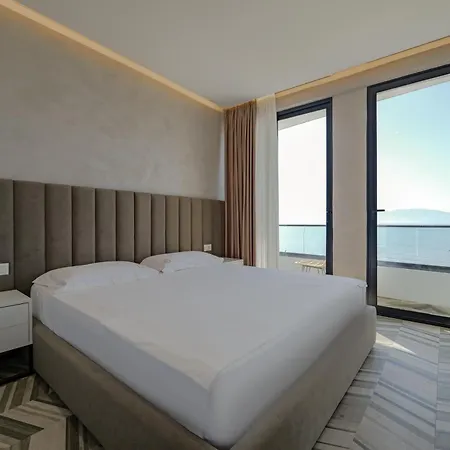 Sea & Vlorë